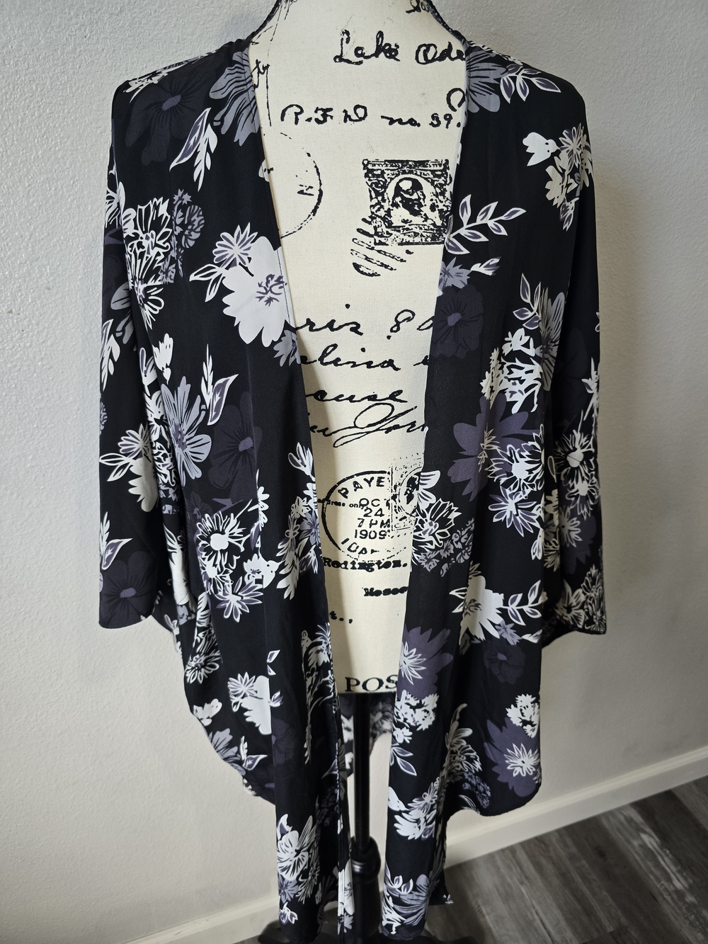 Steve Madden Floral Black and White Kimono OSFM
